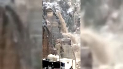 Cascate e fiumi di fango su Petra: turisti costretti alla fuga