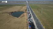 Maxi-tamponamento in Cina coinvolge centinaia di auto, un morto