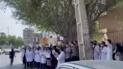 Teheran non arretra: "Pene esemplari per chi protesta"