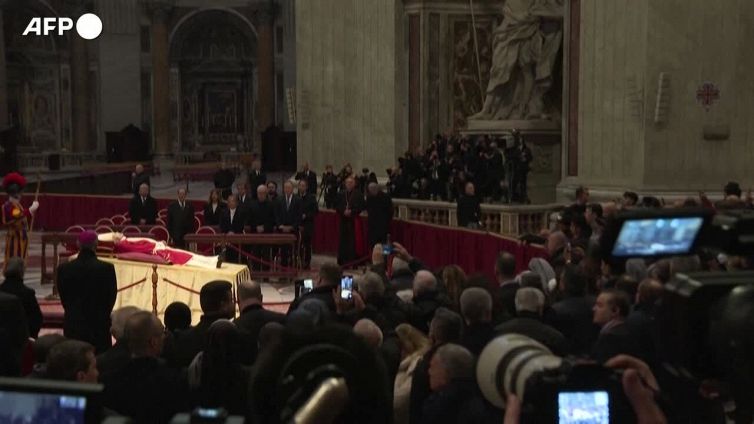 Ratzinger, la premier Meloni rende omaggio a Benedetto XVI