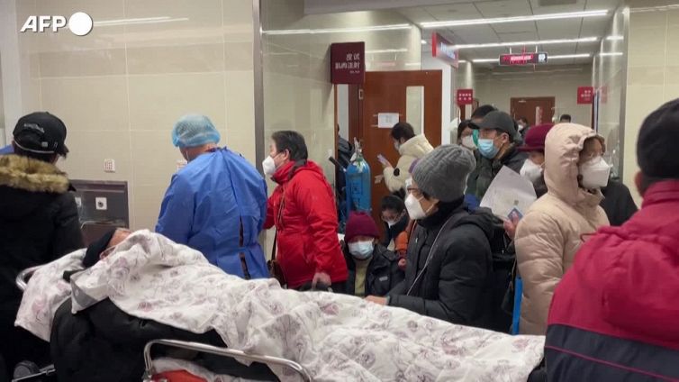 Covid, gli ospedali di Shanghai travolti dall'afflusso di pazienti