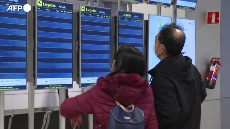 Ira di Pechino sui test Covid: "Non ci servono dosi dall'Ue"