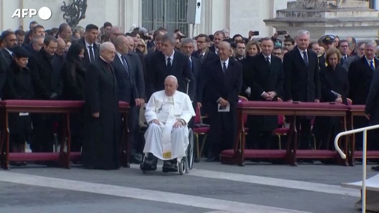 Ratzinger, l'omelia del papa: "Benedetto che la tua gioia sia perfetta"