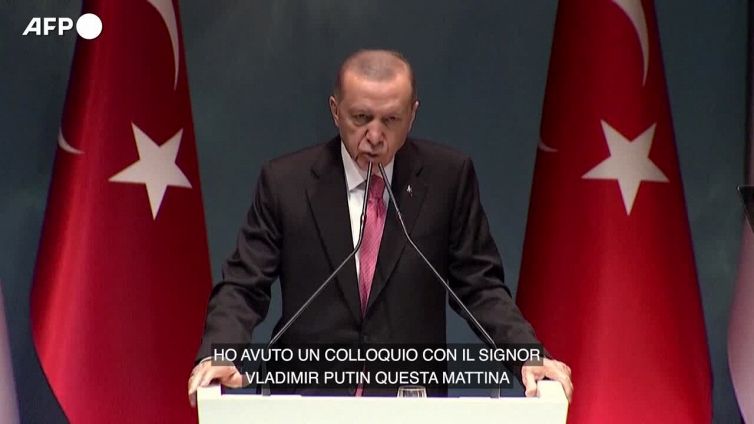 Erdogan: "Ho parlato con Putin, portare relazioni Russia-Ucraina su un terreno piu' morbido"