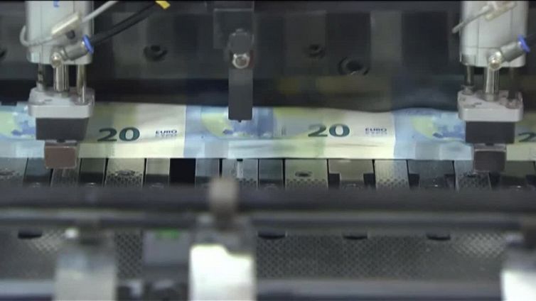 Italia taglia il superfluo, si spende per essenziale