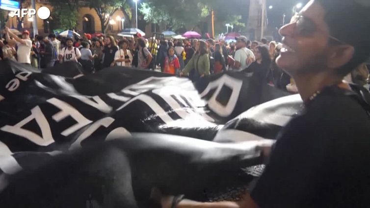 Brasile, migliaia di persone in piazza a Rio