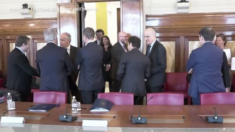 Scontri fra tifosi, riunione al Viminale con Piantedosi