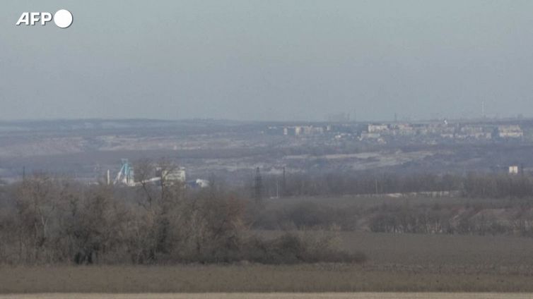 Ucraina, colonne di fumo a Soledar e Bakhmut