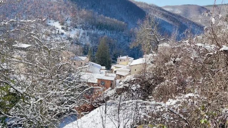 Rasiglia, la "piccola Venezia" dell'Umbria sotto la neve