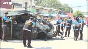 Minivan fuori strada in Thailandia, 11 morti tra cui due bambini