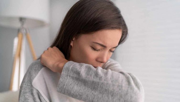 Fai questo tutte le mattine e addio tosse: funziona davvero