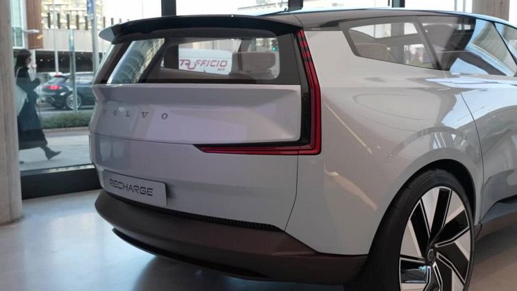 La Concept Recharge rispecchia il percorso di Volvo Cars verso la mobilità sostenibile