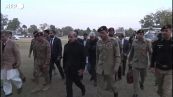 Pakistan, il premier incontra alcuni feriti dell'esplosione alla moschea
