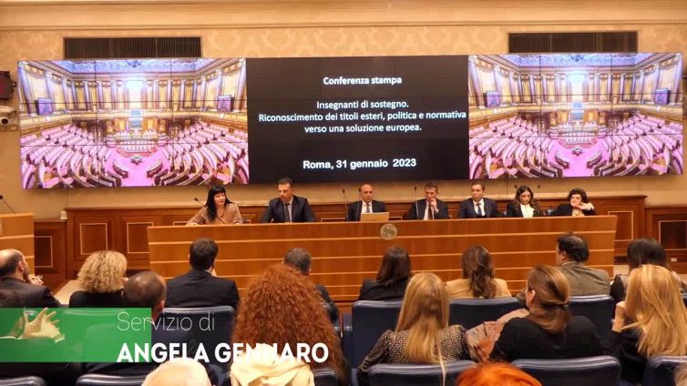 Scuola, insegnanti di sostegno: "Governo al lavoro per una risposta sui titoli all'estero"