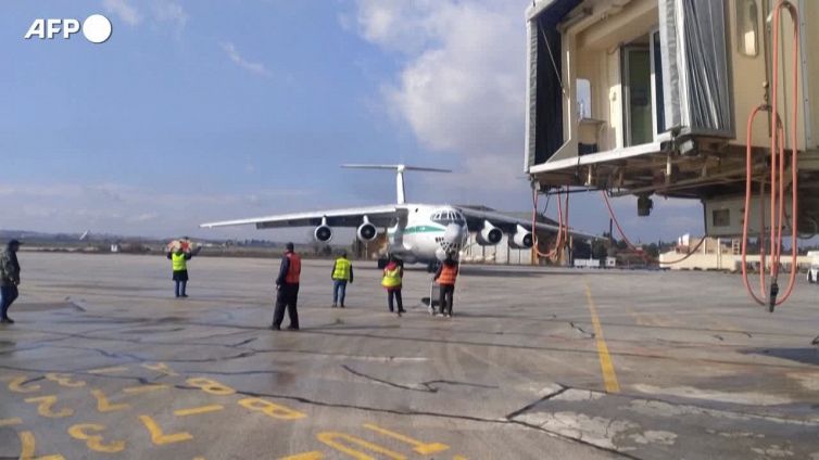 Terremoto in Turchia e Siria, gli aiuti da Algeria e Qatar