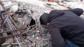 Terremoto in Turchia, sopravvissuti chiedono aiuto da sotto le macerie