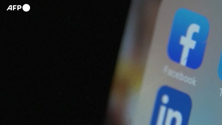 Ragazzi persi senza social, ma temono furto dei contenuti