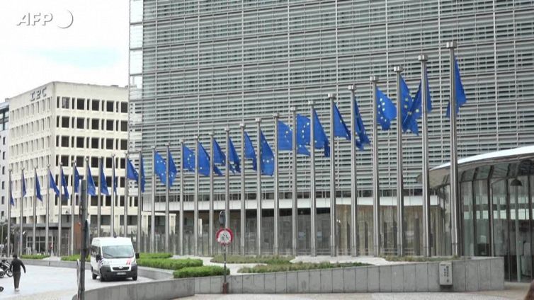 Vertice Ue chiude a notte fonda e frena sui jet a Kiev