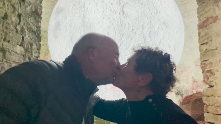 Luna nel pozzo di San Patrizio, il bacio piu' profondo