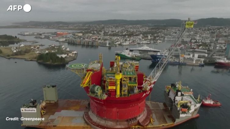 Termina l'occupazione di Greenpeace della piattaforma petrolifera Shell