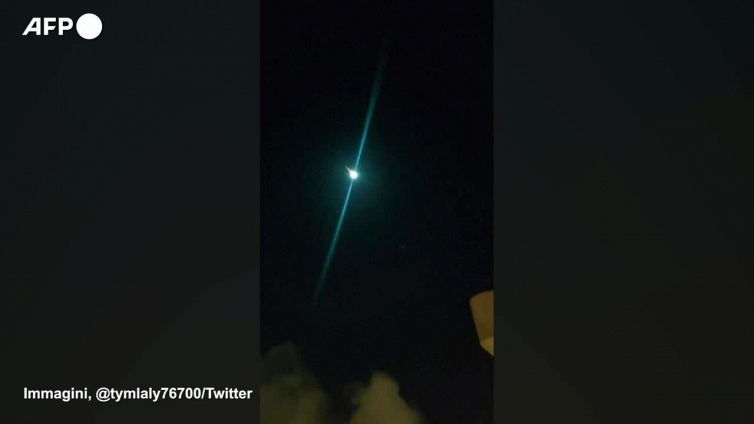 Asteroide si disintegra a contatto con l'atmosfera terrestre, visibile in Francia