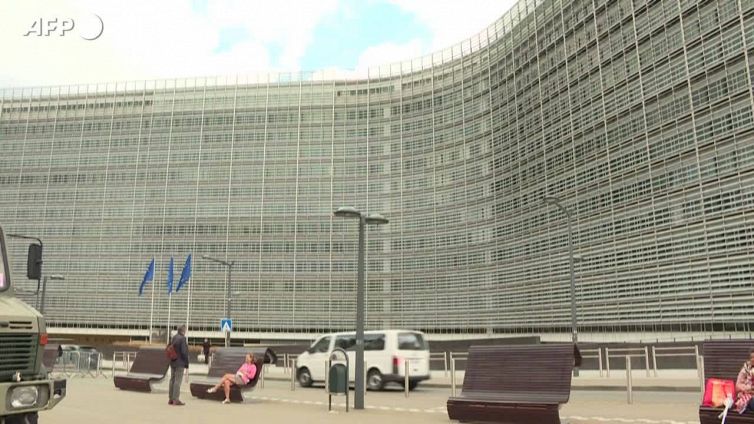 L'eurozona evita la recessione nel 2023, pil Italia +0,8%