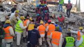 Terremoto in Turchia, i soccorritori ucraini trovano una sopravvissuta tra le macerie