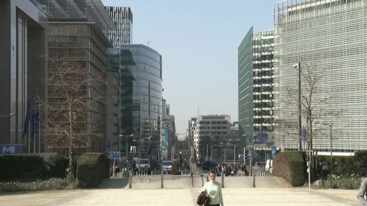 Reddito, procedura d'infrazione Ue contro l'Italia: "Strumento discriminatorio"