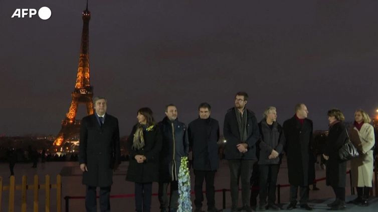 Un anno di guerra, i colori dell'Ucraina da Parigi a Bruxelles
