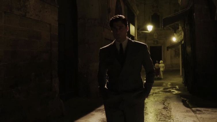 Lino Guanciale: "Nella seconda stagione il commissario Ricciardi abbattera' alcuni suoi muri"