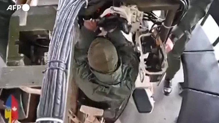 Polonia, istruttori canadesi addestrano soldati ucraini sui carri armati Leopard