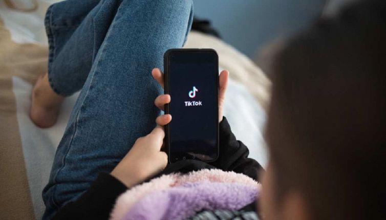 Il divieto di TikTok che i minori stanno già aggirando