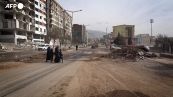 Terremoto in Turchia, bulldozer puliscono le strade di Kahramanmaras