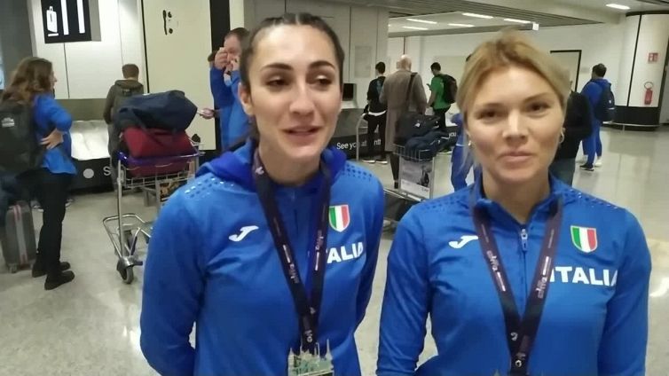 Atletica, gli azzurri atterrano a Fiumicino dopo gli Europei a Istanbul