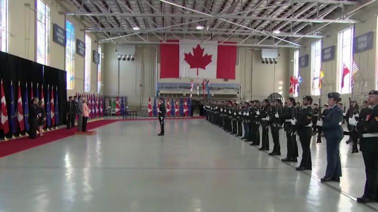 Ue, Ursula von der Leyen arriva in Canada