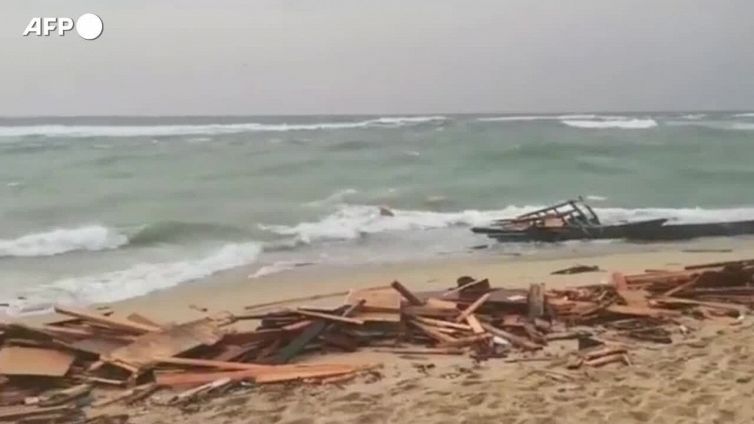 Piantedosi: "Gli scafisti volevano eludere controlli, sos alle 4"