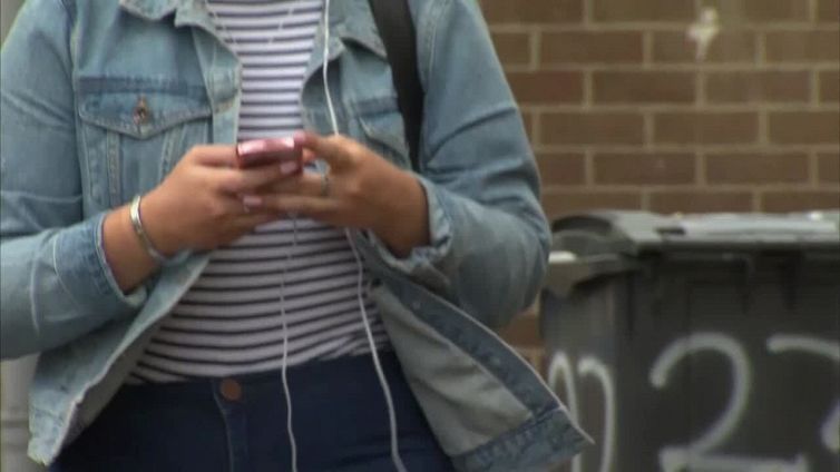 Piu' pagamenti con carte e cellulari, valgono 400 miliardi