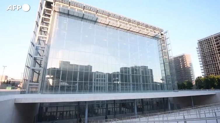 Schlein si prende il Pd: "Basta cacicchi e capibastone"