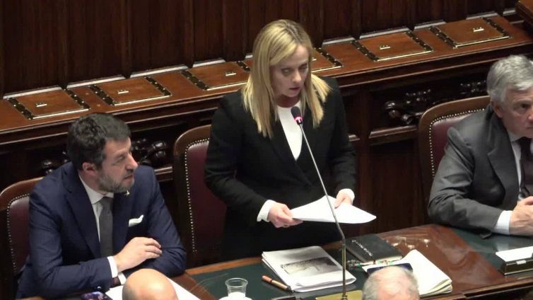 Migranti, Meloni: "No a un mondo senza confini nazionale. Azione governo nel rispetto della legge "