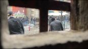 Napoli - Eintracht, violenti scontri tra ultras in centro. Ritrovata una pistola