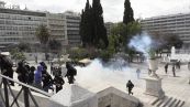 Incidente ferroviario in Grecia, scontri tra manifestanti e polizia ad Atene