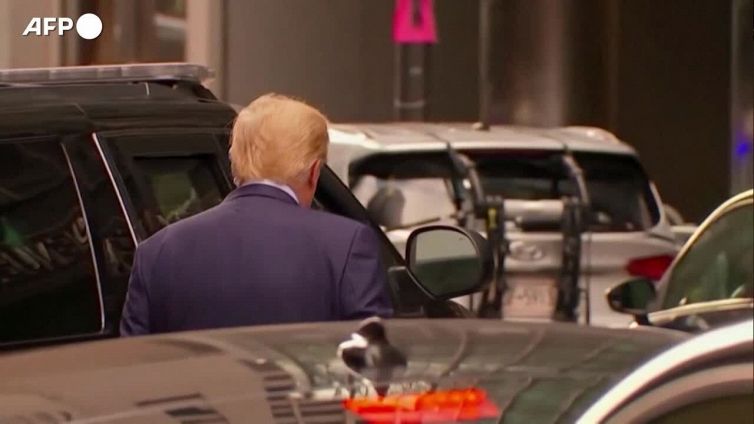 Trump verso l'arresto, incita le proteste: "Riprendiamoci il Paese"