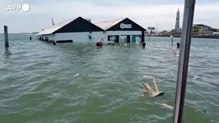 Il terremoto fa inabissare il museo marino a Machala