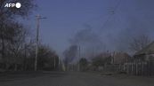 Ucraina, bombardamenti a Bakhmut. colonne di fumo dopo gli attacchi