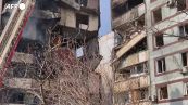 Ucraina, bombardato edificio residenziale a Zaporizhzhia: un morto e oltre 30 feriti