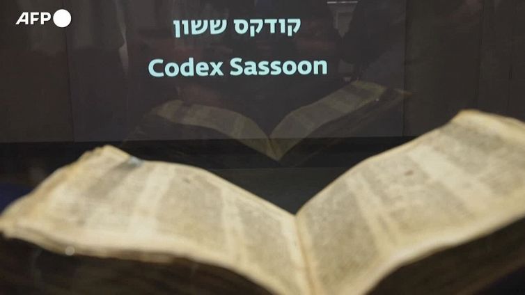 Israele, la piu' antica Bibbia ebraica conosciuta a Tel Aviv prima della vendita all'asta