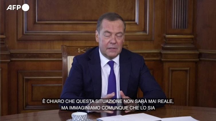 Russia, Medvedev: "L'arresto di Putin equivarrebbe a una dichiarazione di guerra"