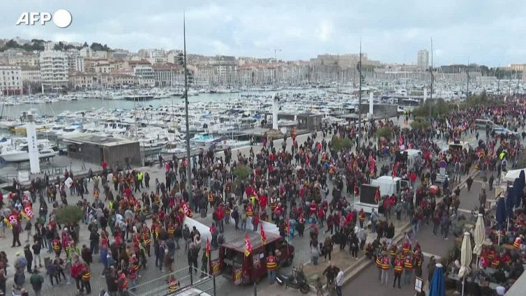 Riforma pensioni in Francia, nuova manifestazione a Marsiglia