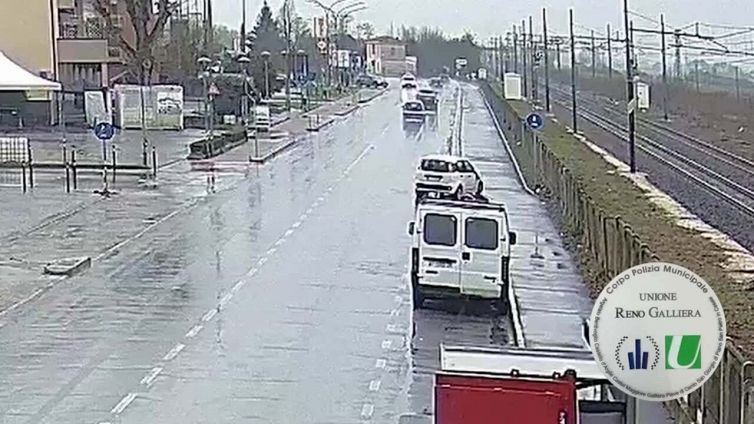 Ubriaco in auto senza ruota, la folle corsa nel Bolognese