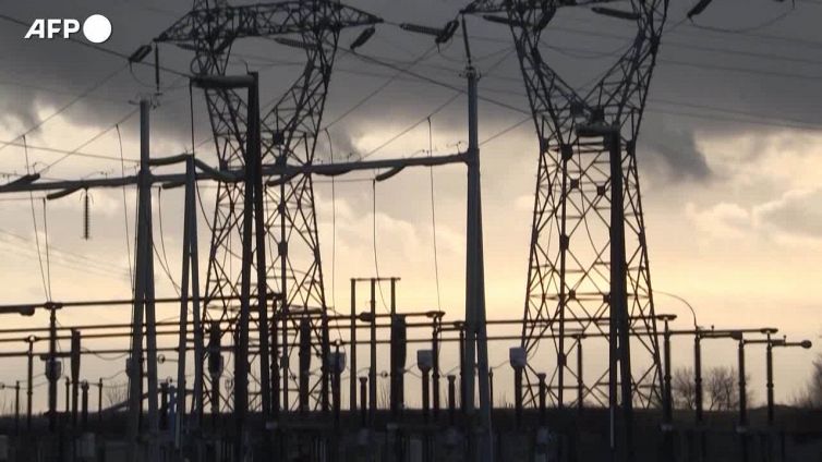 Arriva nuovo taglio sulle bollette, oltre 20% sulla luce